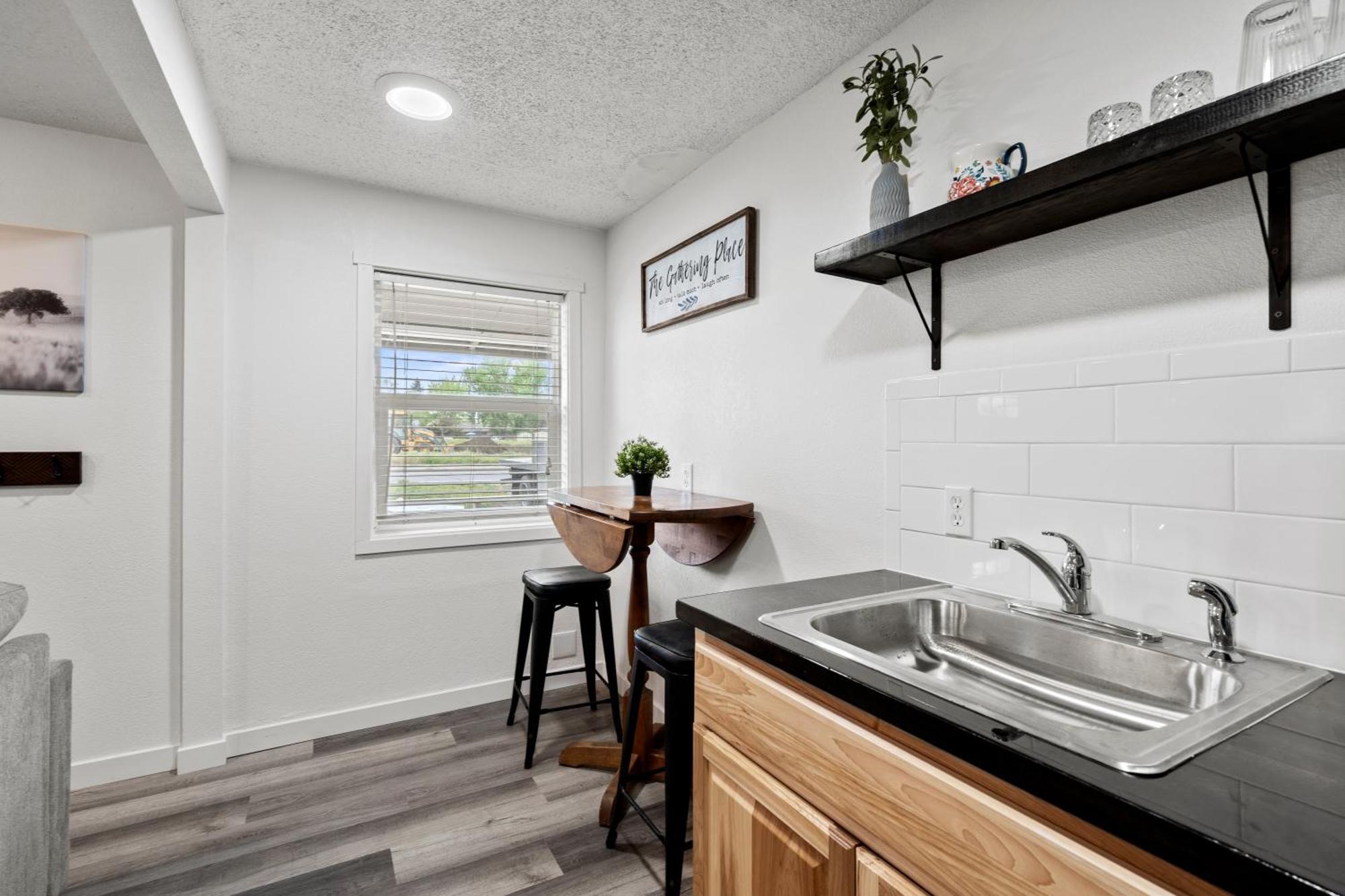Peach Street Super Suite Medford Dış mekan fotoğraf